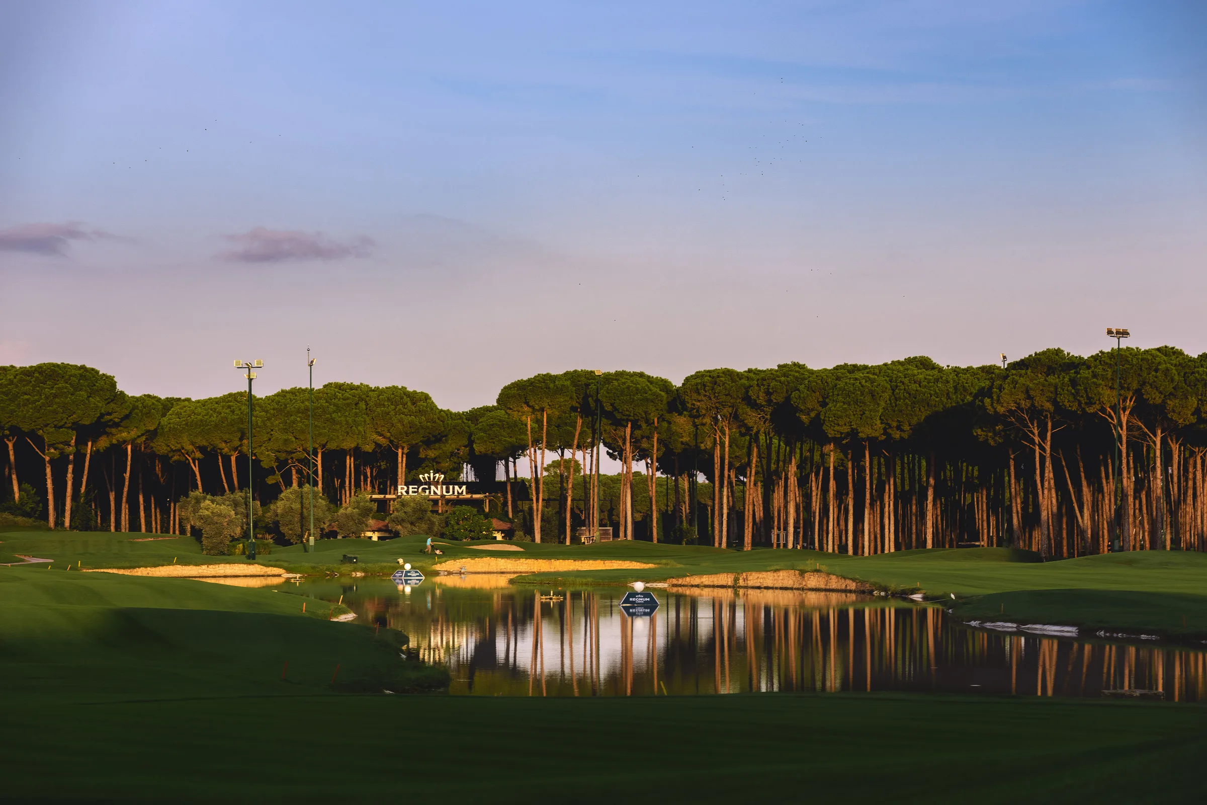 Water-lined green at Carya Golf Club