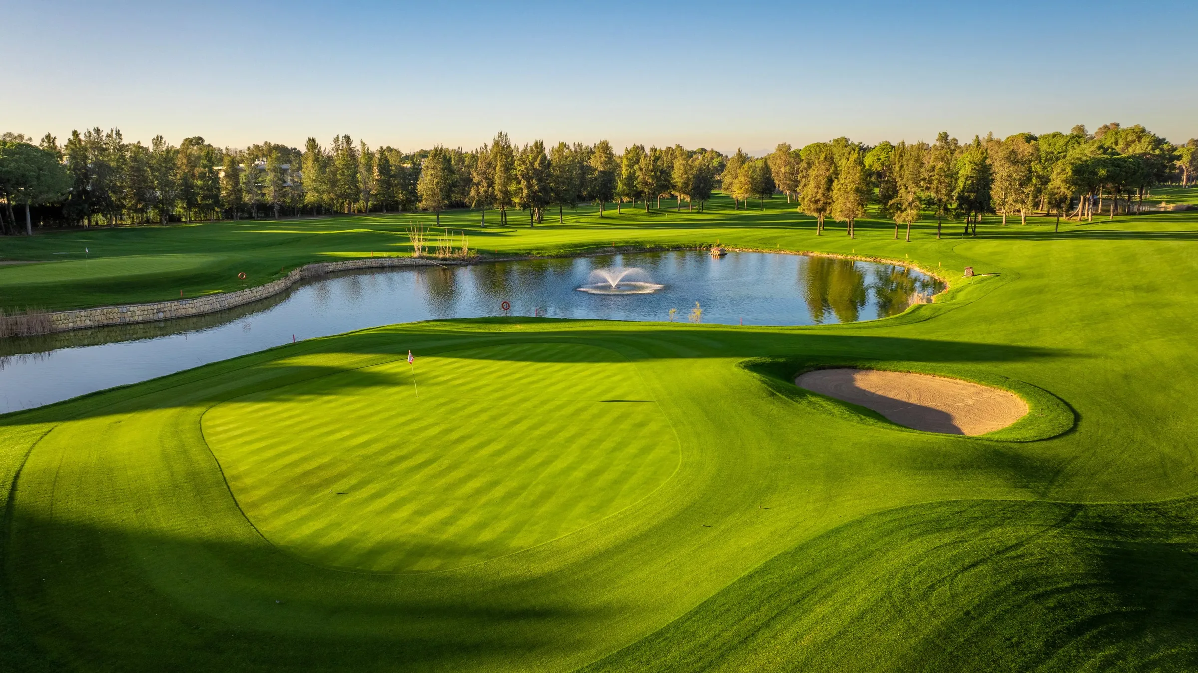 Green and water feature at Kaya Palazzo Golf Club